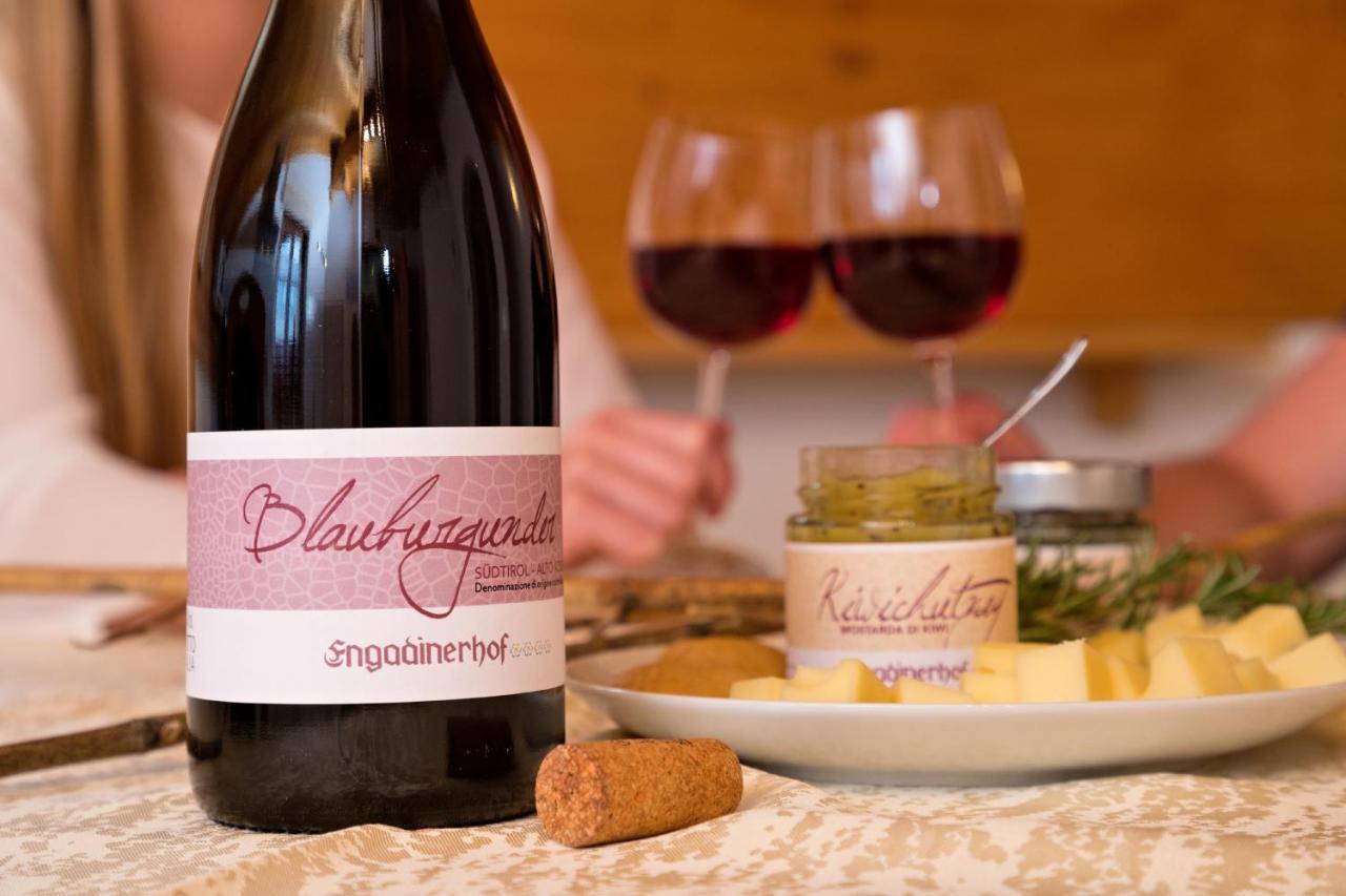 Engadiner Apartments & Wines Монтанья Экстерьер фото