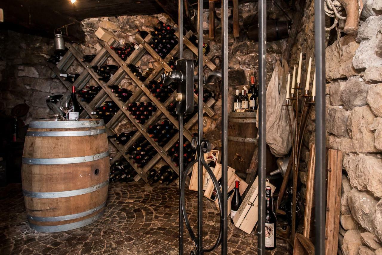 Engadiner Apartments & Wines Монтанья Экстерьер фото