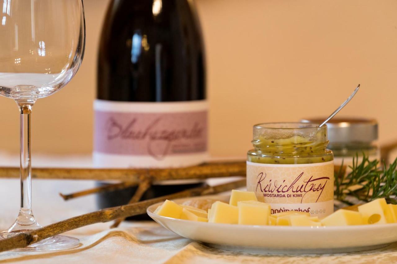 Engadiner Apartments & Wines Монтанья Экстерьер фото