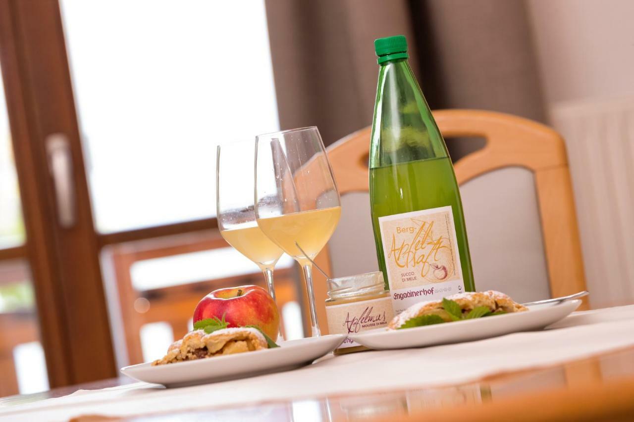 Engadiner Apartments & Wines Монтанья Экстерьер фото
