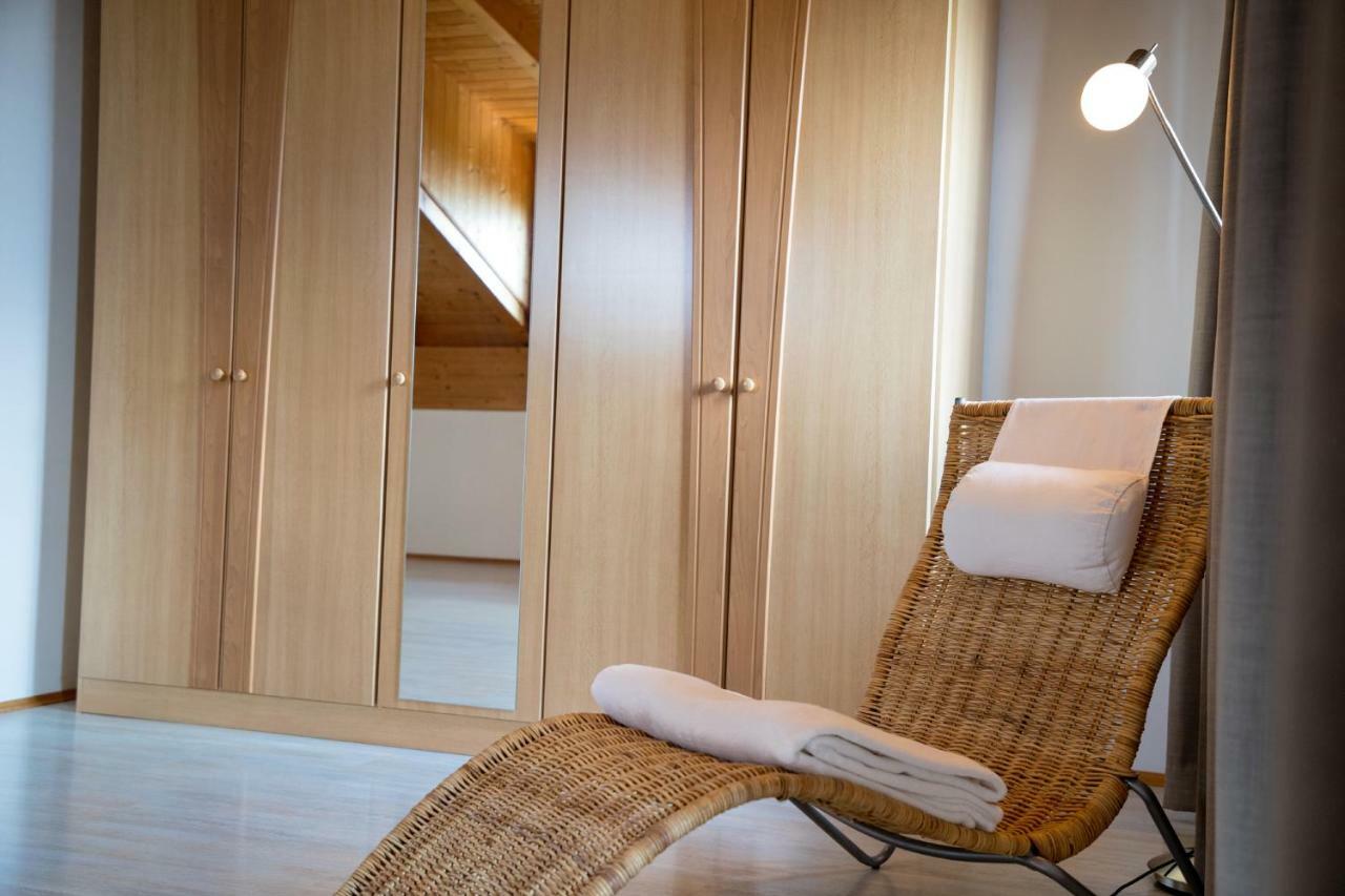 Engadiner Apartments & Wines Монтанья Экстерьер фото